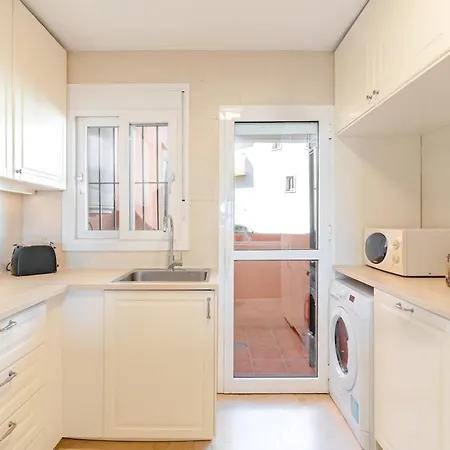 Apartment Beachfront 3br Townhouse With Pool In Estepona